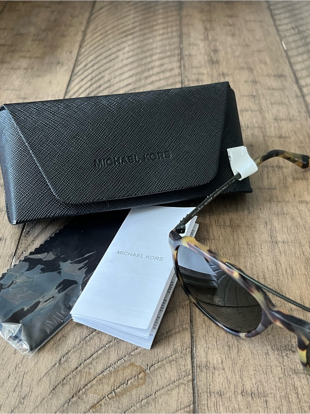 NEW w/CASE MICHAEL KORS SUNGLASSES w/ cleaning cloth and Instructions MK 2031 - Picture 2 of 9